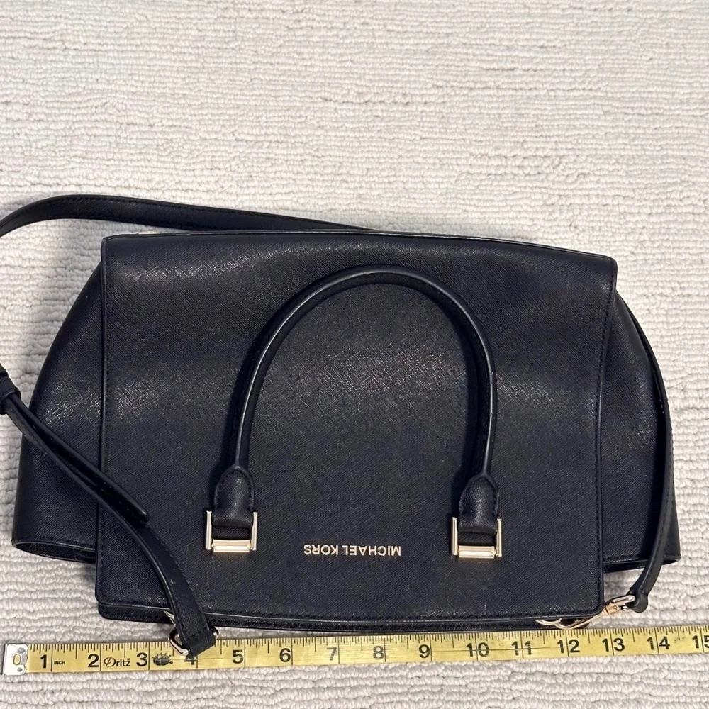 MICHAEL KORS Selma Women’s Black Satchel Crossbody Saffiano Leather Elegant